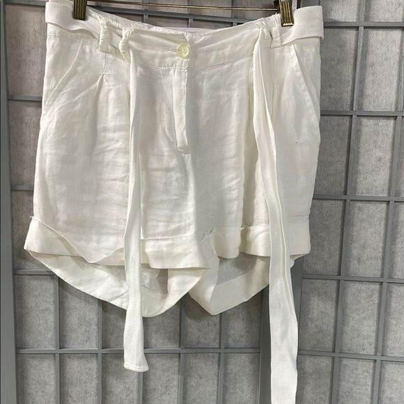 Tristan White Women’s Linen Shorts with Belt, Size 2 - Picture 1 of 5
